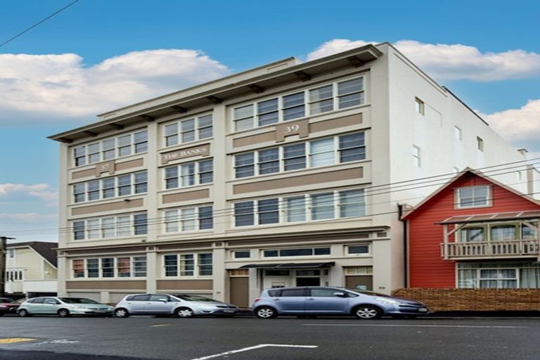 Photo of property in 10/37 Majoribanks Street, Mount Victoria, Wellington, 6011