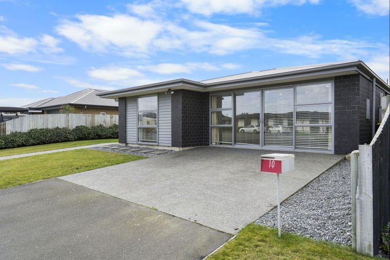 Photo of property in 10 Shale Court, Rolleston, 7614