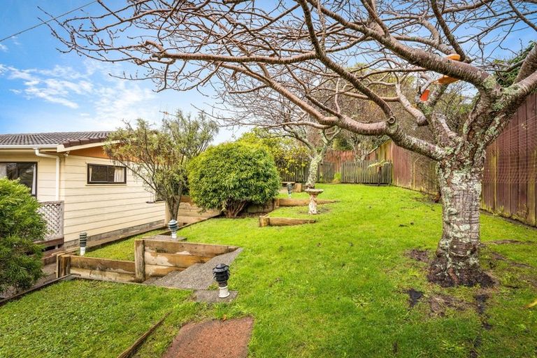 Photo of property in 10 Albatross Close, Whitby, Porirua, 5024