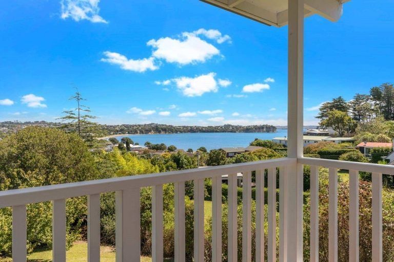 Photo of property in 12 Tindalls Bay Road, Tindalls Beach, Whangaparaoa, 0930