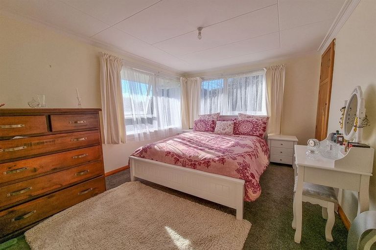 Photo of property in 33 Halsey Street, Clinton, 9534