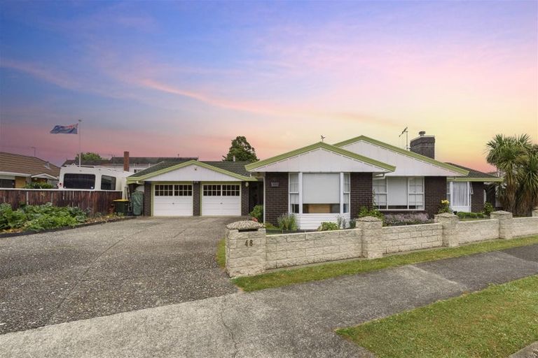Photo of property in 48 Highbury Drive, Levin, 5510