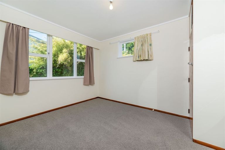 Photo of property in 41 Sunnyside Road, Sunnyvale, Auckland, 0612