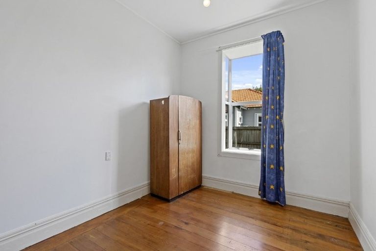 Photo of property in 211 Westminster Street, Mairehau, Christchurch, 8013