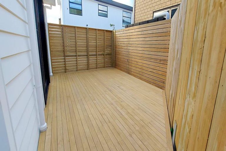 Photo of property in 20c Mackenzie Street, Te Atatu South, Auckland, 0610