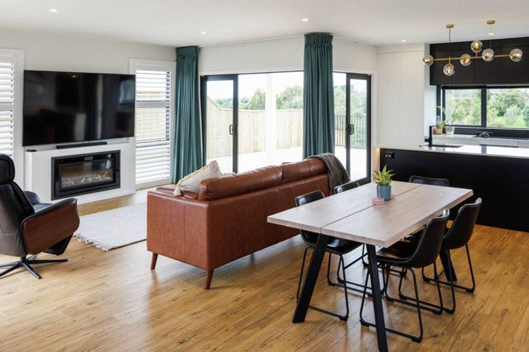 Photo of property in 18 Silkwood Place, Fitzherbert, Palmerston North, 4410