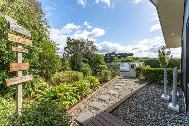 Photo of property in 231 Moturata Road, Taieri Beach, Brighton, 9091