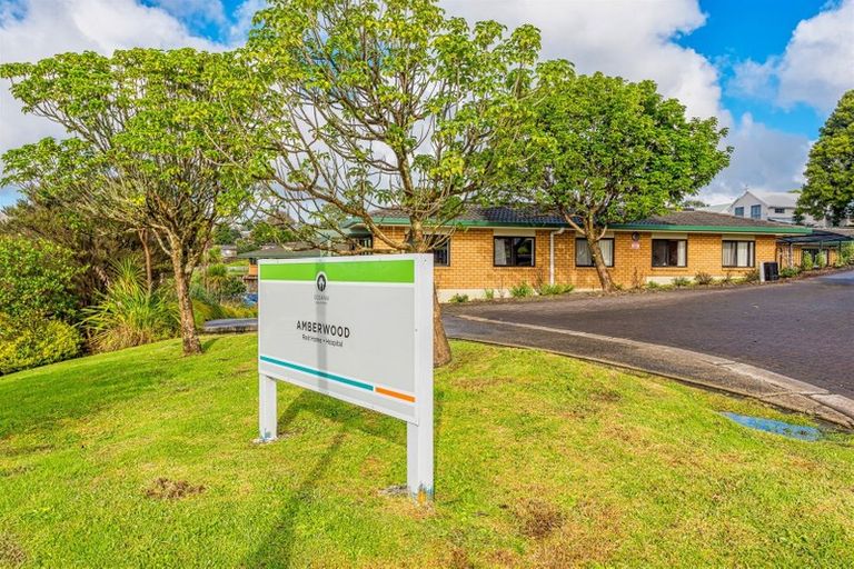 Photo of property in 15 Regents Park Place, Westgate, Auckland, 0614