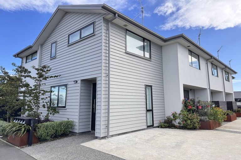 Photo of property in 2/84 Blenheim Road, Riccarton, Christchurch, 8011