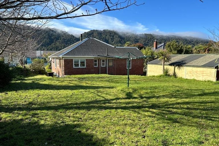 Photo of property in 24 Firth Street, Cobden, Greymouth, 7802