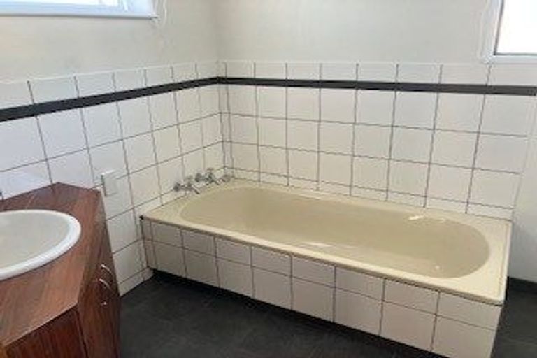 Photo of property in 2/169 Clarence Street, Riccarton, Christchurch, 8011