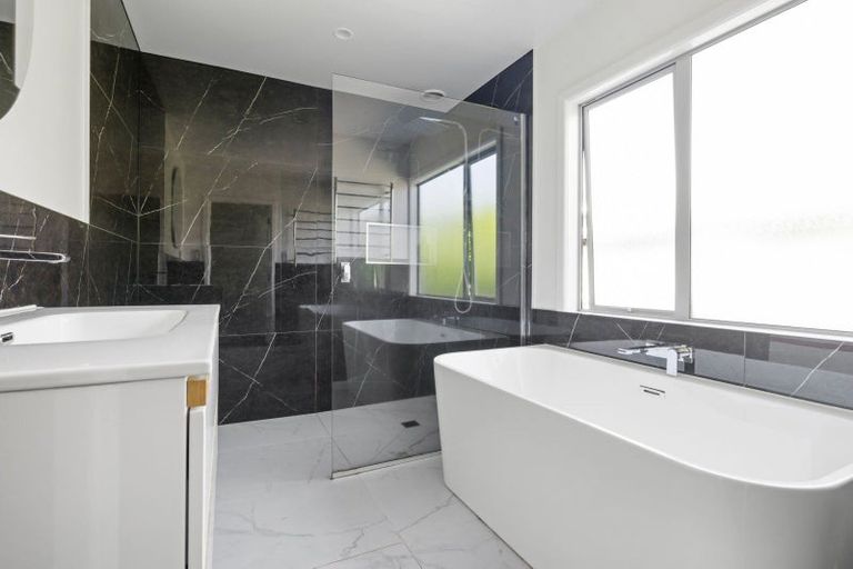 Photo of property in 5 The Esplanade, Huntington, Hamilton, 3210