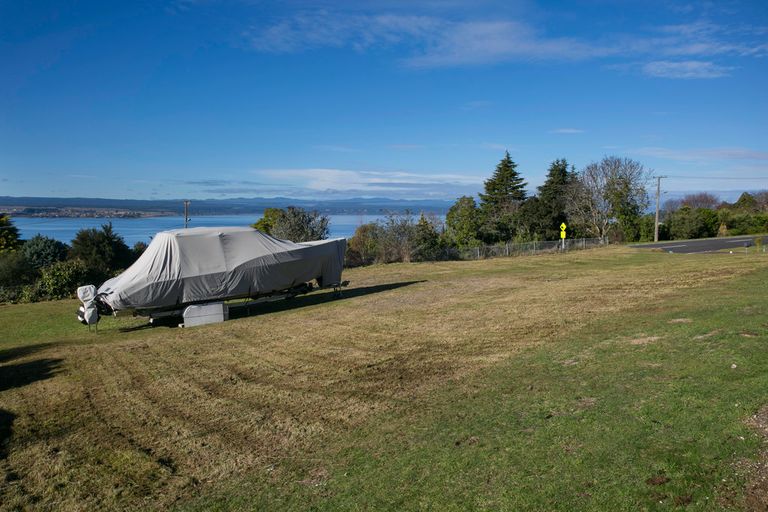 Photo of property in 16 Mapara Road, Acacia Bay, Taupo, 3385