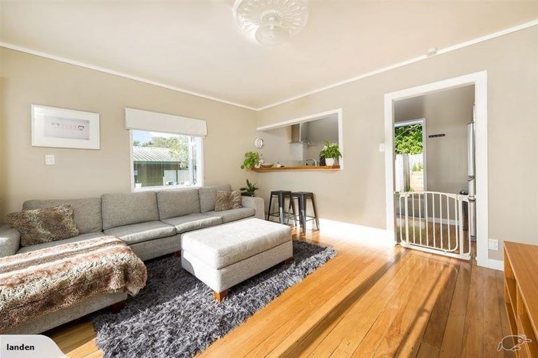 Photo of property in 24 Cedar Terrace, Stanmore Bay, Whangaparaoa, 0932