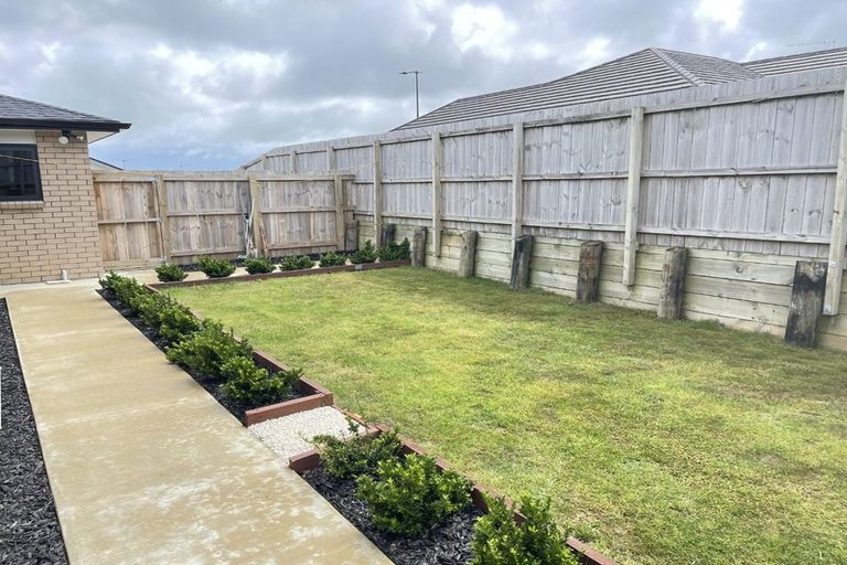 Photo of property in 4 Opouatu Avenue, Glenbrook, Waiuku, 2681