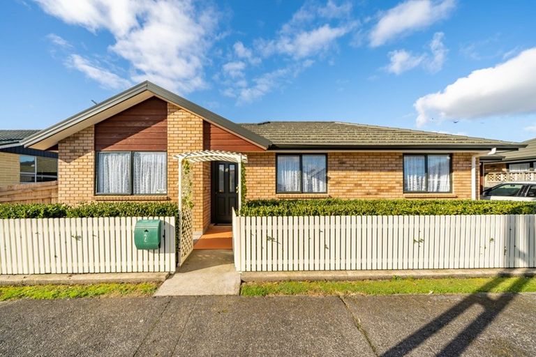 Photo of property in 2 Hay Street, Ebdentown, Upper Hutt, 5018