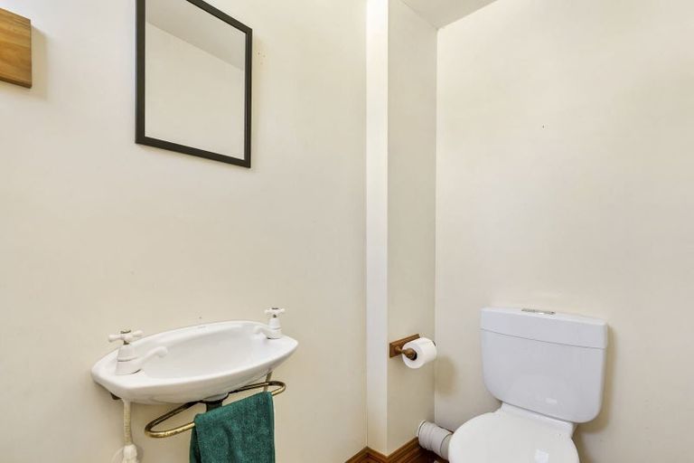 Photo of property in 10 Barton Terrace, Thorndon, Wellington, 6011