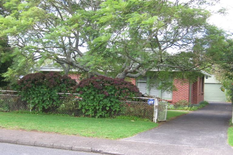 Photo of property in 78 Neil Avenue, Te Atatu Peninsula, Auckland, 0610