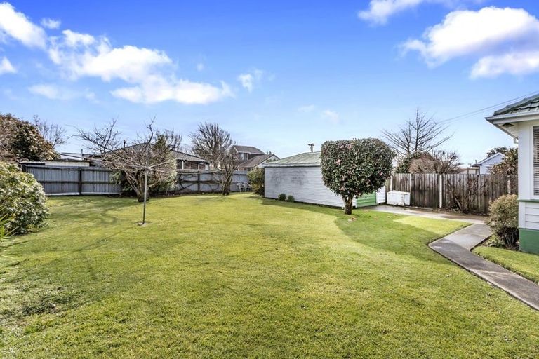 Photo of property in 930 Avonside Drive, Avondale, Christchurch, 8061