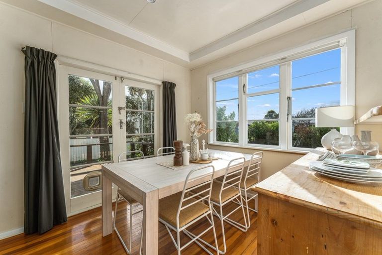 Photo of property in 35 Kiharoa Street, Otaki Beach, Otaki, 5512