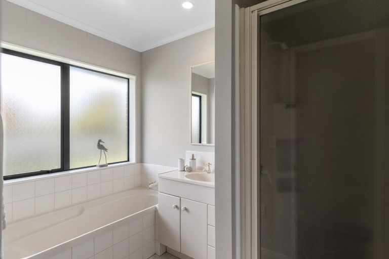 Photo of property in 14 Drumfearn Place, Rototuna, Hamilton, 3210