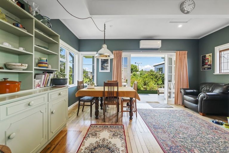 Photo of property in 421 Devon Street West, Lynmouth, New Plymouth, 4310