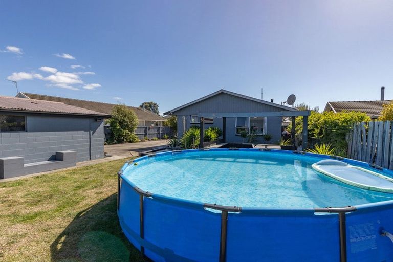 Photo of property in 25 Heathglen Avenue, Parklands, Christchurch, 8083