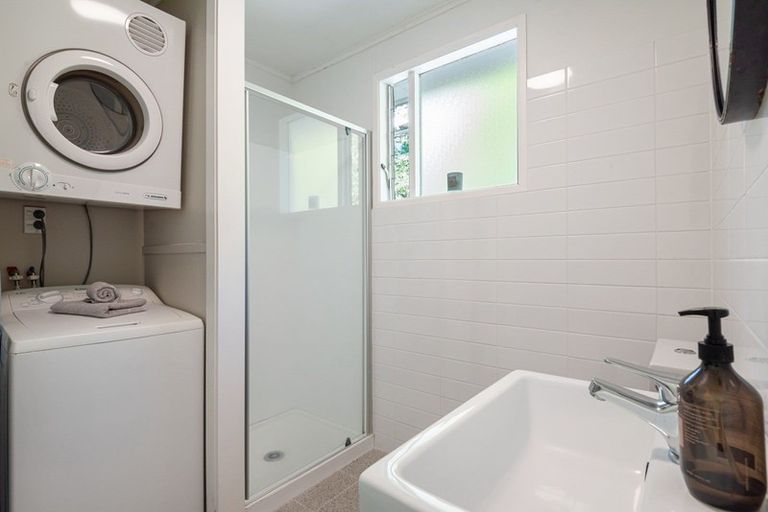 Photo of property in 1/39 St Peters Street, Northcote, Auckland, 0627