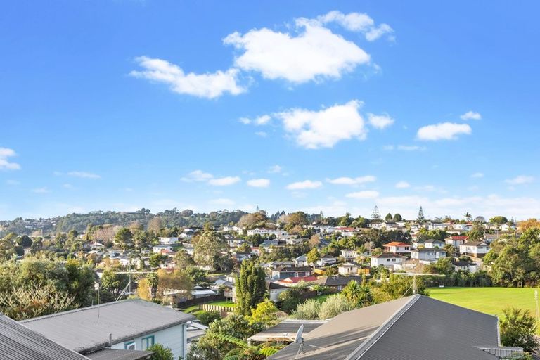 Photo of property in 217 Glengarry Road, Glen Eden, Auckland, 0602