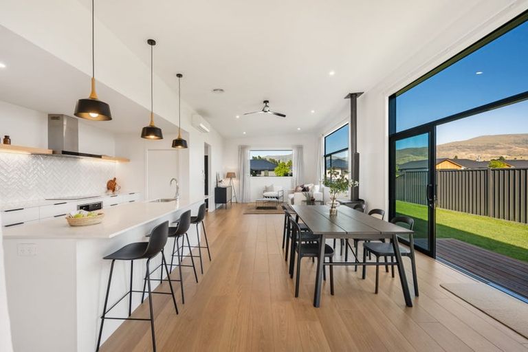 Photo of property in 7 Travertine Street, Cromwell, 9310