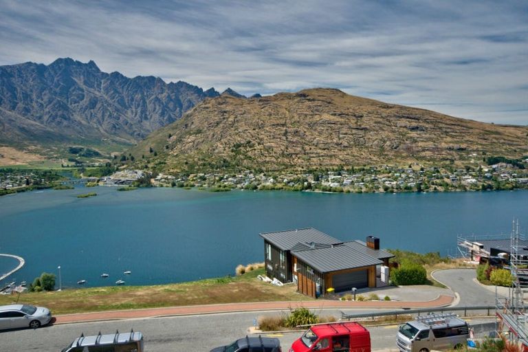 Photo of property in 8 Florence Close, Queenstown Hill, Queenstown, 9300