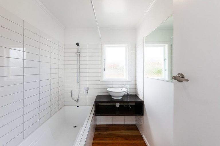 Photo of property in 1 Ferndale Place, Feilding, 4702