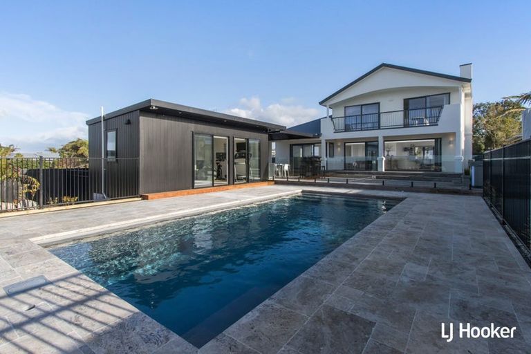 Photo of property in 33 The Crescent, Waihi Beach, 3611