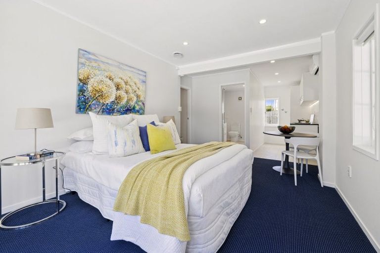 Photo of property in 24 Salem Place, Torbay, Auckland, 0630