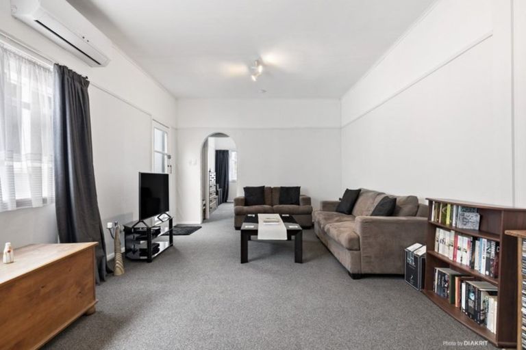 Photo of property in 15 Moir Street, Mount Victoria, Wellington, 6011