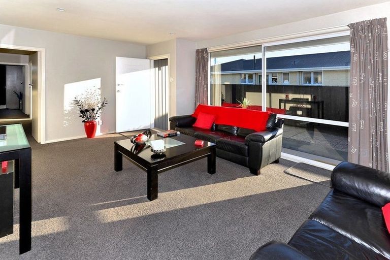 Photo of property in 2/19 Cunningham Place, Halswell, Christchurch, 8025