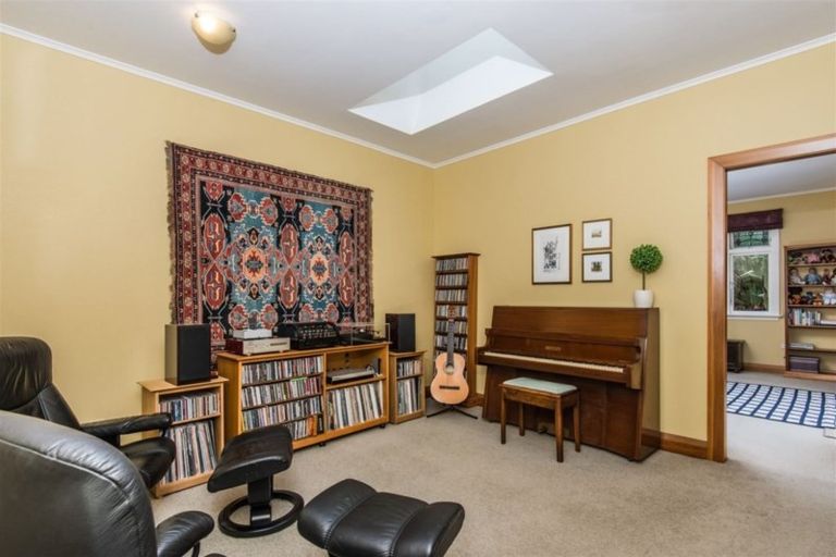 Photo of property in 30 Rodrigo Road, Kilbirnie, Wellington, 6022