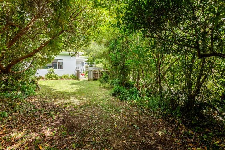 Photo of property in 136 Hine Road, Wainuiomata, Lower Hutt, 5014