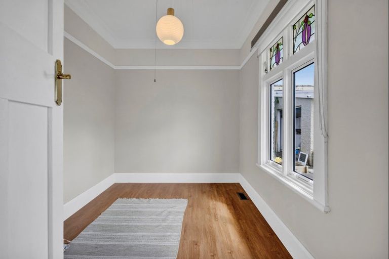 Photo of property in 15 Seyton Street, Stratford, 4332