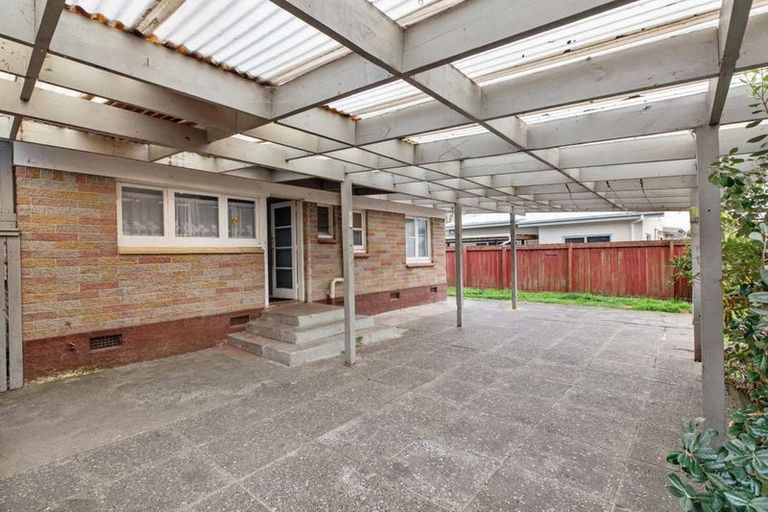 Photo of property in 11a Hill Crescent, Papakura, 2110