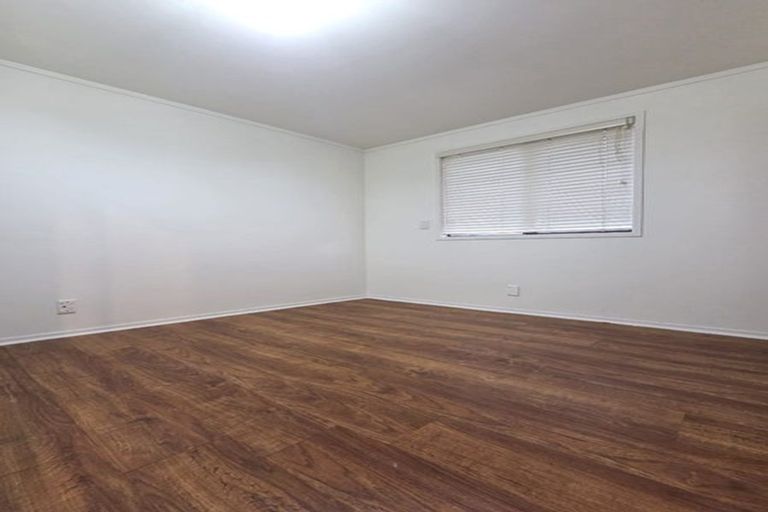 Photo of property in 14 Waimana Road, Conifer Grove, Takanini, 2112