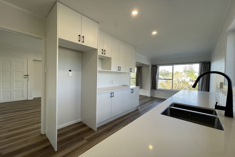 Photo of property in 14 Withers Road, Glen Eden, Auckland, 0602