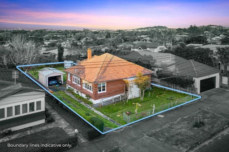 Photo of property in 51 Moa Road, Point Chevalier, Auckland, 1022
