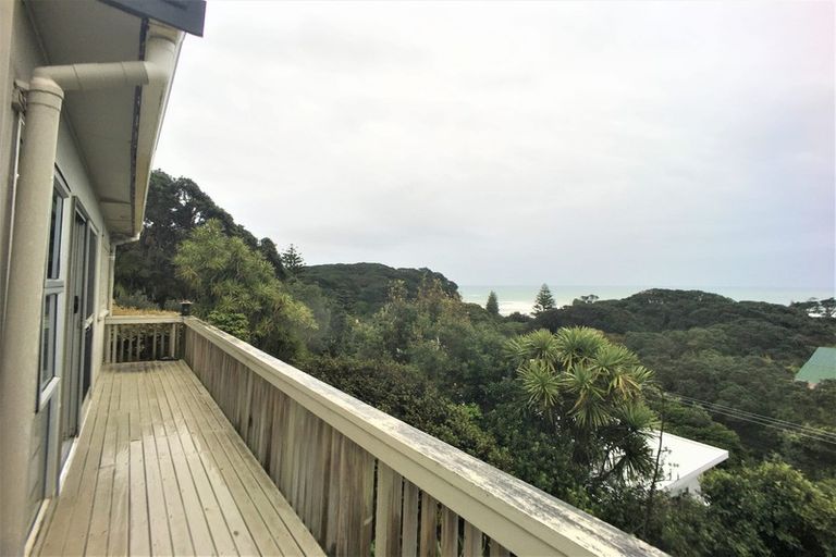 Photo of property in 25 Domain Crescent, Muriwai, Waimauku, 0881