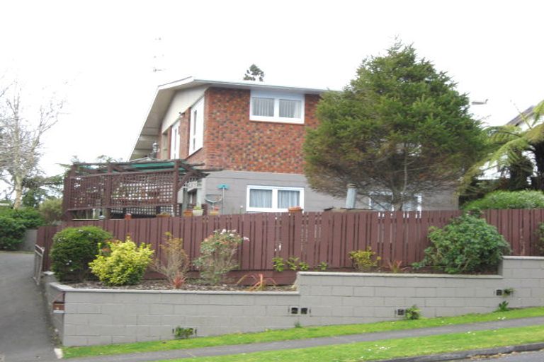 Photo of property in 9 Nevada Drive, Merrilands, New Plymouth, 4312