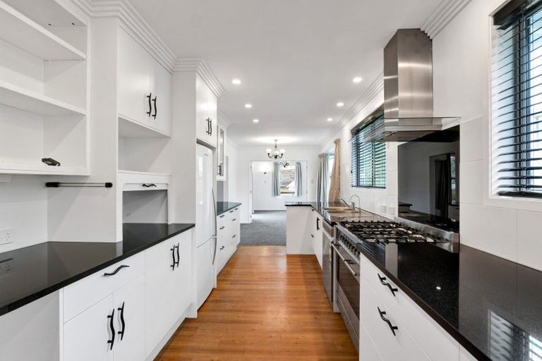 Photo of property in 7 Rennell Street, Frankleigh Park, New Plymouth, 4310
