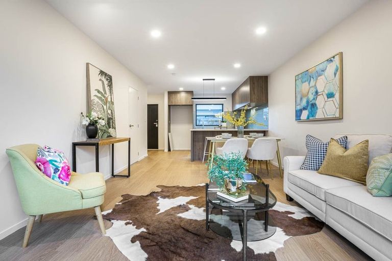 Photo of property in 57d Edmonton Road, Henderson, Auckland, 0612