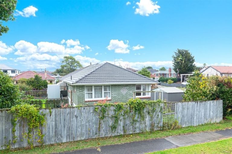 Photo of property in 145b Rangitoto Road, Papatoetoe, Auckland, 2025