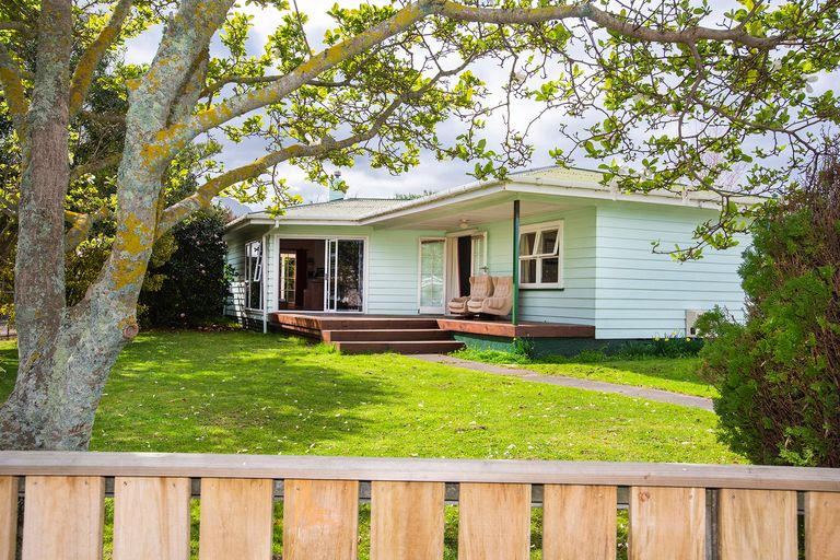Photo of property in 21 Turenne Street, Inner Kaiti, Gisborne, 4010