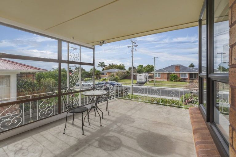 Photo of property in 10 Renwick Street, Papakura, 2110